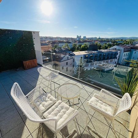 Brno City Center Apartment With Parking And A Big Terrace Екстериор снимка